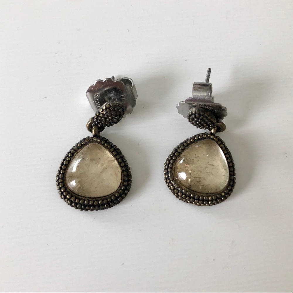 Cream drop earrings